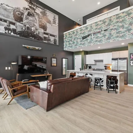 Walk To Broadway, Pool, Gym, Parking At Cowboys & Playboys In Downtown Nashville
